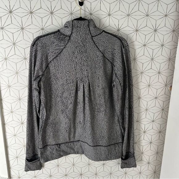 Lululemon Rush Hour 1/2 Zip
Running Luon Spray Jacquard White Black - Picture 10 of 12